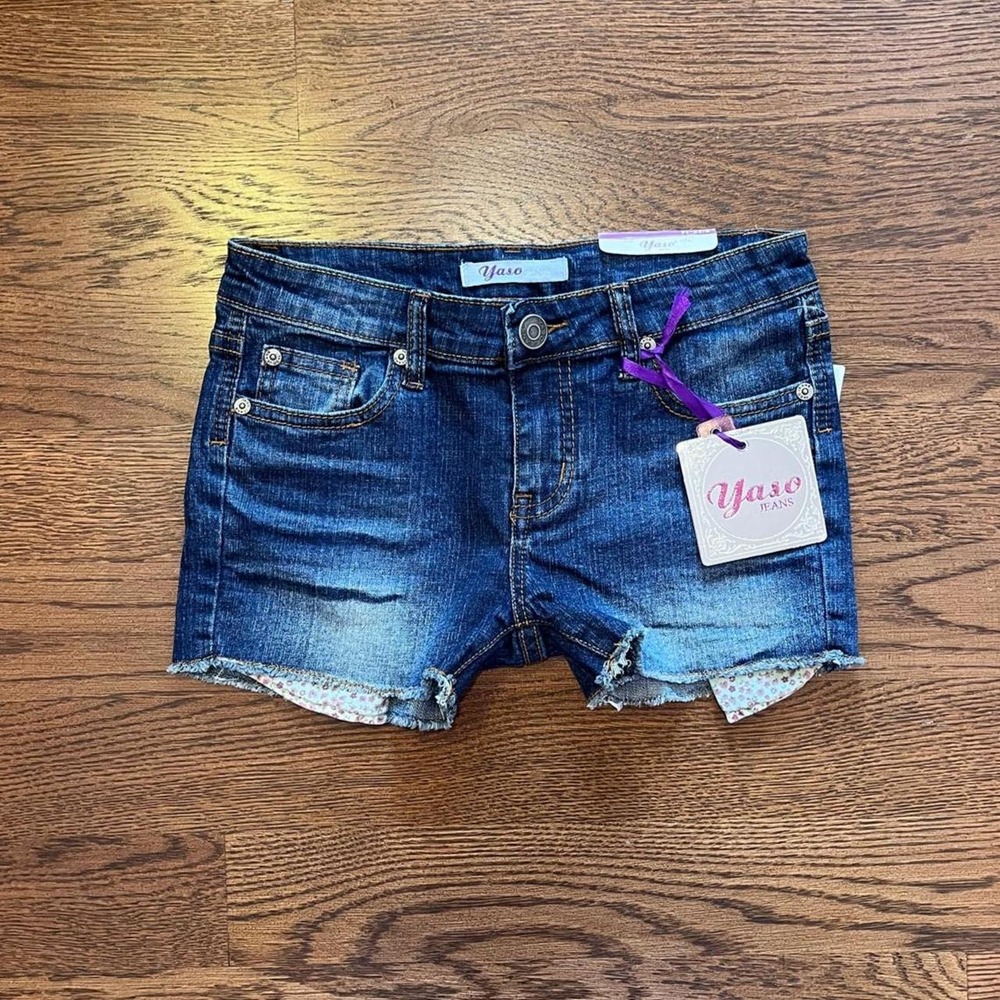 Y2K DEADSTOCK Dark Wash Low Rise Denim Floral Pocket Shorts Size 28